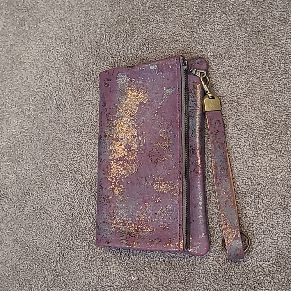 Tracey Tanner Metallic Wristlet Clutch. New. Missing Tags.